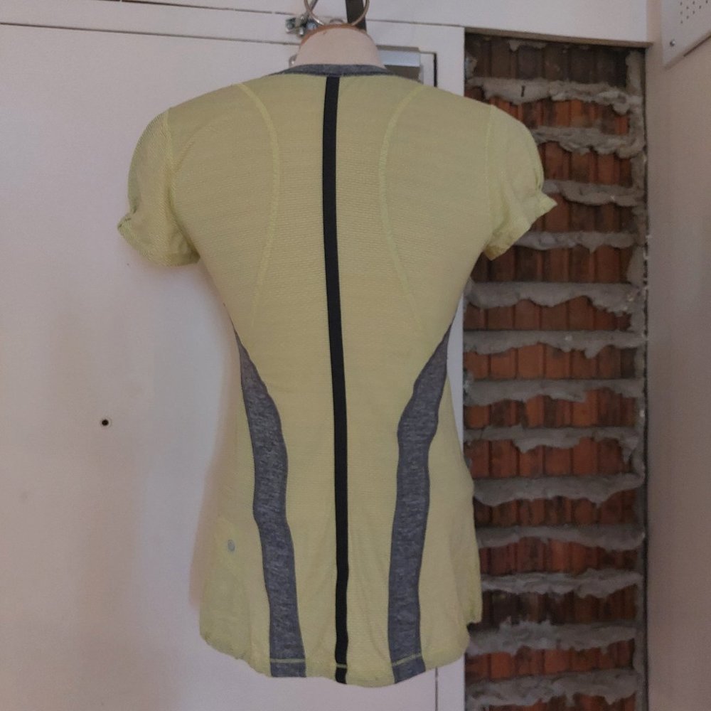 lululemon athletica Fitted Yellow and Gray Ribbed Tee